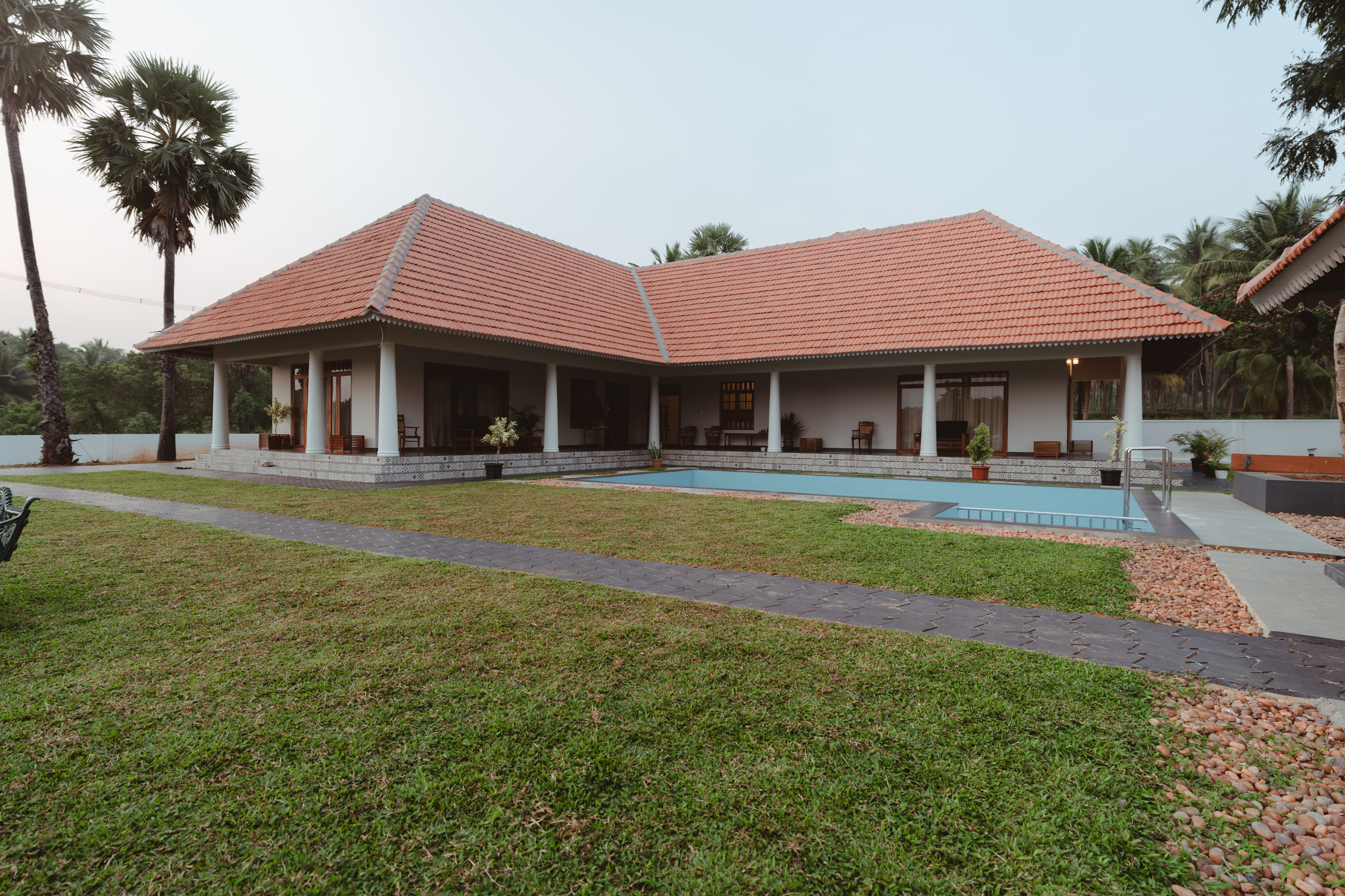 Teak Verandah Lounge